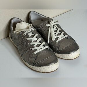 JOSEF SEIBEL "Caspian"Silver Metallic Sneaker, NEW! US 5-5.5 S(EU 36)